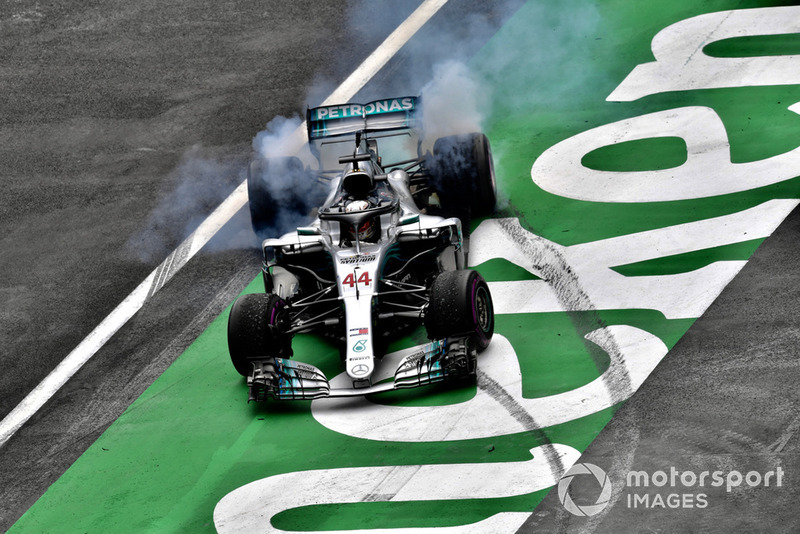 Lewis Hamilton, Mercedes-AMG F1 W09 EQ Power+ merayakan gelar