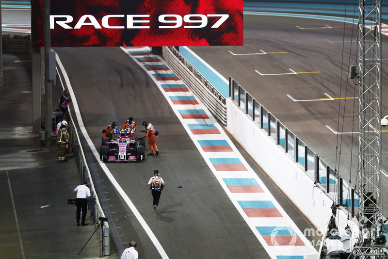 Esteban Ocon, Racing Point Force India VJM11, mogok di pit lane
