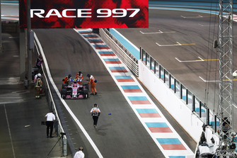 Esteban Ocon, Racing Point Force India VJM11, retires from the race