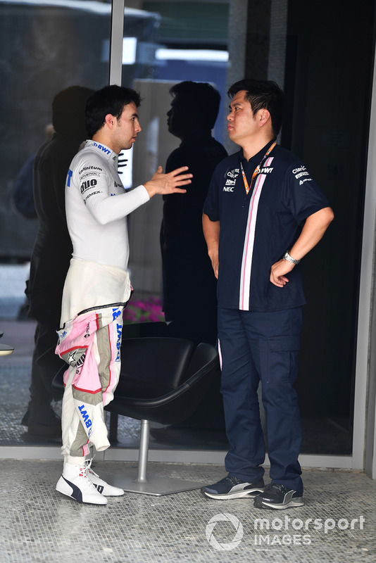 Sergio Perez, Racing Point Force India and Jun Matsuzaki, Force India F1 Team Senior Tyre Engineer