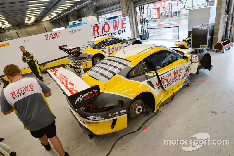 #98 ROWE Racing Porsche 911 GT3 R: Sven Müller, Romain Dumas, Mathieu Jaminet