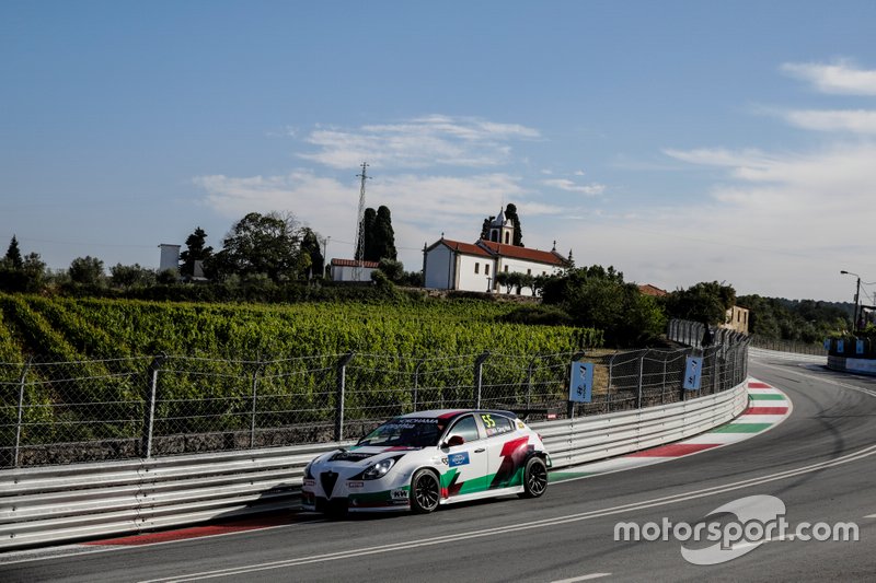 Ma Qing Hua, Team Mulsanne Alfa Romeo Giulietta TCR