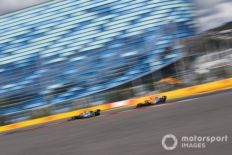Valtteri Bottas, Mercedes AMG W10, Lando Norris, McLaren MCL34