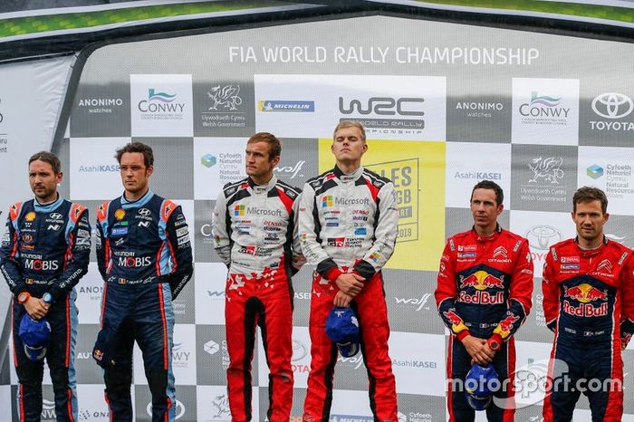 Podio: Ganadores Ott Tänak, Martin Järveoja, Toyota Gazoo Racing WRT Toyota Yaris WRC, segundos Thierry Neuville, Nicolas Gilsoul, Hyundai Motorsport Hyundai i20 Coupe WRC, terceros Sébastien Ogier, Julien Ingrassia, Citroën World Rally Team Citroen C3 WRC