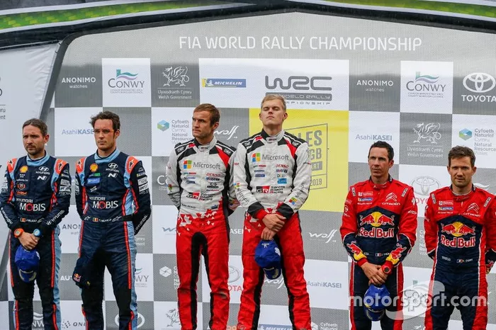 Podio: Ganadores Ott Tänak, Martin Järveoja, Toyota Gazoo Racing WRT Toyota Yaris WRC, segundos Thierry Neuville, Nicolas Gilsoul, Hyundai Motorsport Hyundai i20 Coupe WRC, terceros Sébastien Ogier, Julien Ingrassia, Citroën World Rally Team Citroen C3 WRC