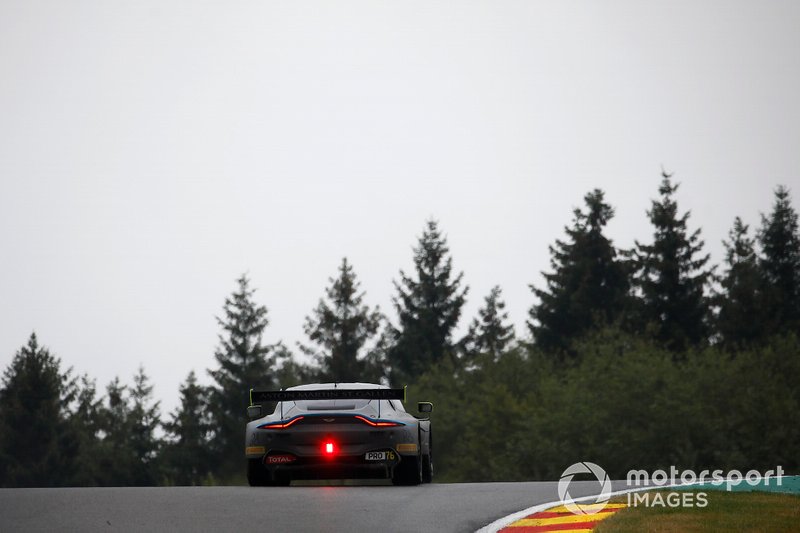 #76 R-Motorsport Aston Martin Vantage AMR GT3: Marvin Kirchhöfer, Jake Dennis, Alex Lynn