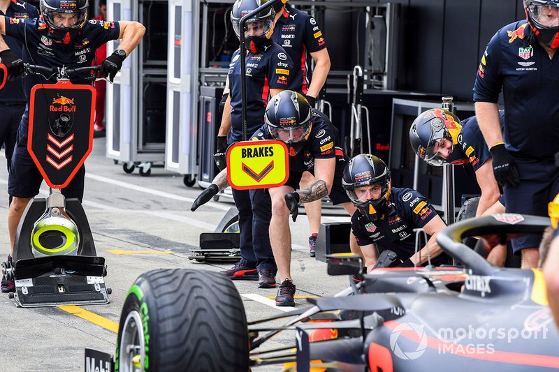 Prova di pit stop della Red Bull Racing