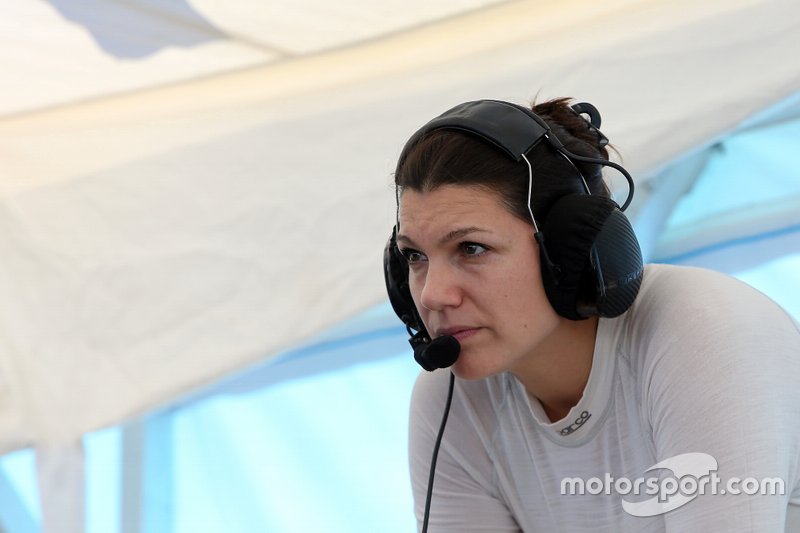 #57 Heinricher Racing w/Meyer Shank Racing Acura NSX GT3: Katherine Legge