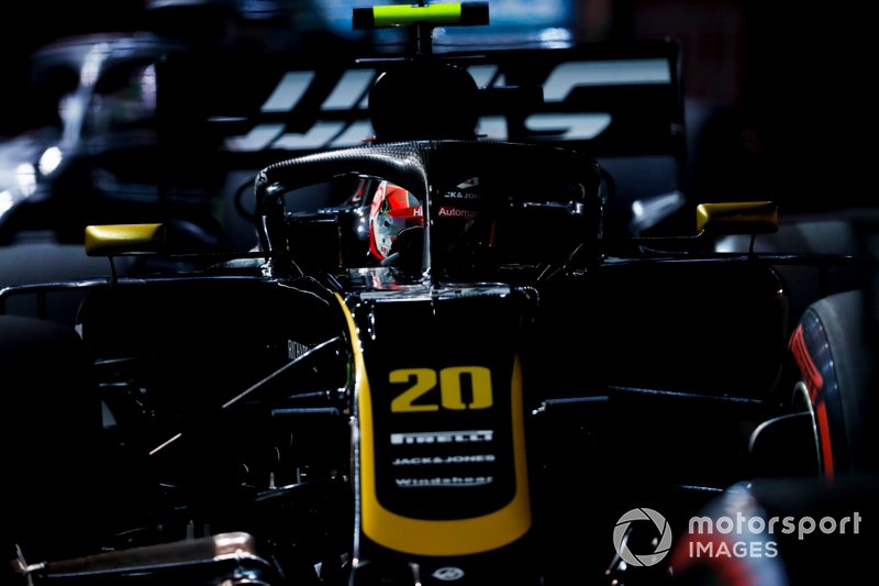 13: Kevin Magnussen, Haas F1 Team VF-19, 1'39.650