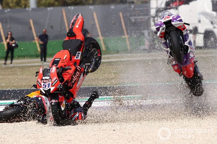  Caída de Michel Pirro Pol Espargaró, Repsol Honda Team 
