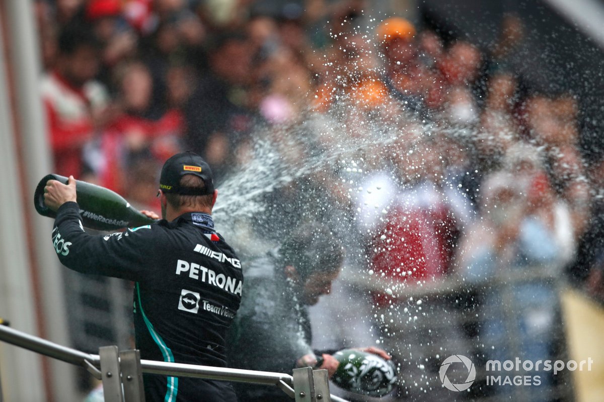 Podio: ganador Valtteri Bottas, Mercedes