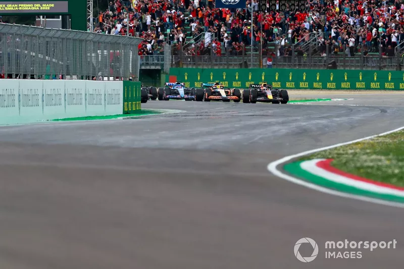 Max Verstappen, Red Bull Racing RB18, Charles Leclerc, Ferrari F1-75, Lando Norris, McLaren MCL36, Fernando Alonso, Alpine A522