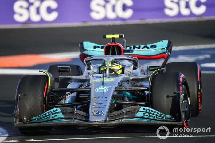 Lewis Hamilton, Mercedes W13