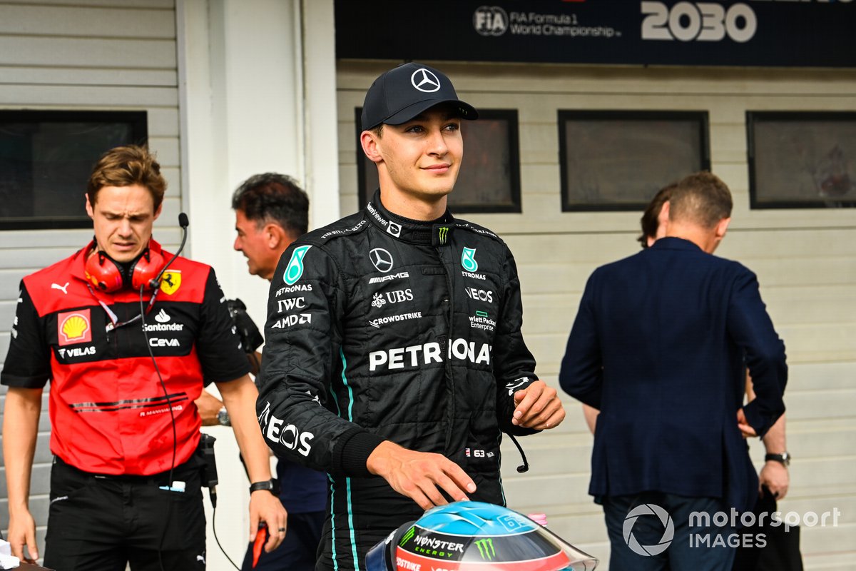 Ganador de la pole, George Russell, Mercedes-AMG, en el Parc Ferme
