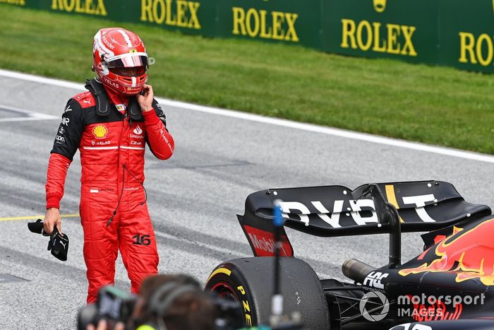 Charles Leclerc, Ferrari, 2ª posición, en la parrilla tras la carrera Sprint