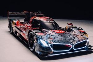 El BMW M Hybrid V8 Art Car para las 24 Horas de Le Mans 2024