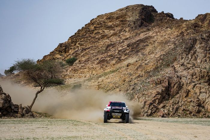 #200 Toyota Gazoo Racing Toyota: Nasser Al-Attiyah, Mathieu Baumel