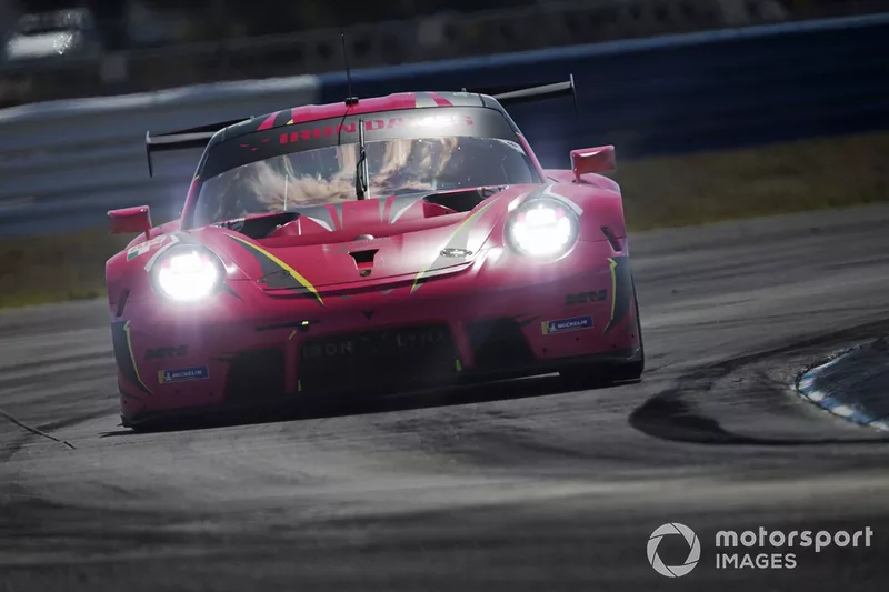 #85 Iron Dames Porsche 911 RSR - 19: Sarah Bovy, Michelle Gatting, Rahel Frey