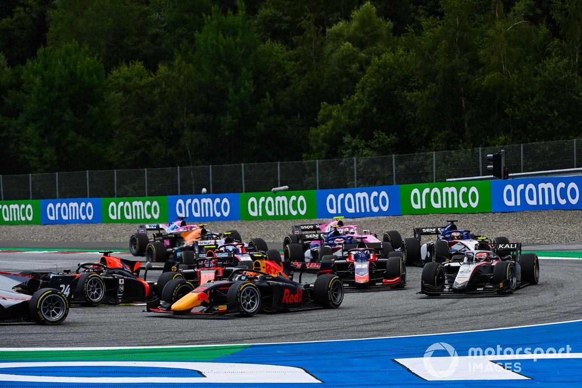 Nikita Mazepin, Hitech Grand Prix, almost out of shot, leads Jehan Daruvala, Carlin Felipe Drugovich, MP Motorsport, Roy Nissany, Trident and Luca Ghiotto, Hitech Grand Prix 