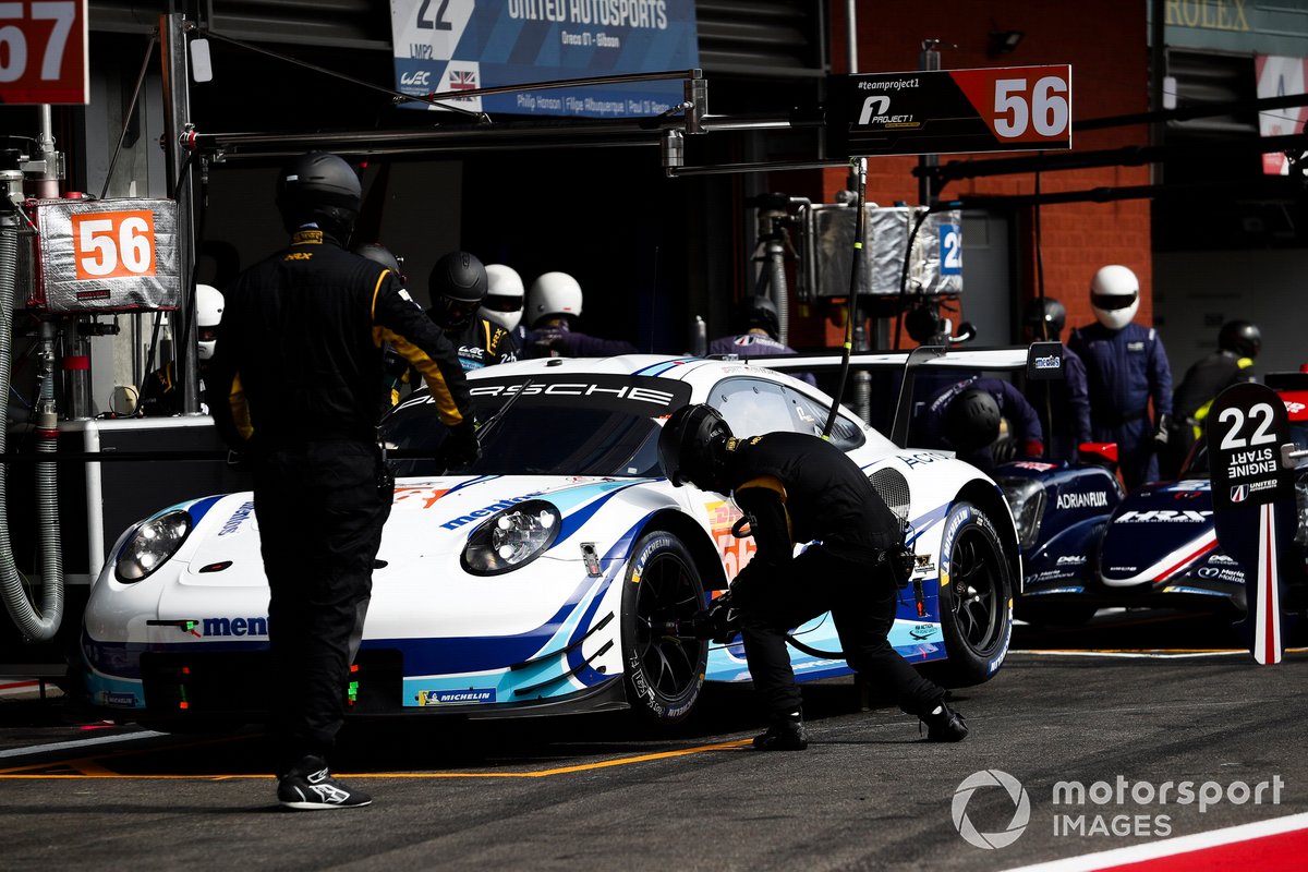 #56 Team Project 1 Porsche 911 RSR: Egidio Perfetti, Laurents Horr, Matteo Cairoli