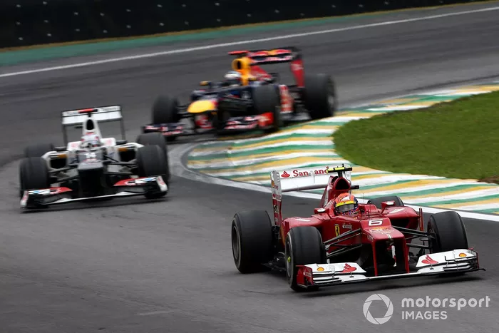 Felipe Massa, Ferrari F2012, Kamui Kobayashi, Sauber C31 Ferrari, y Sebastian Vettel, Red Bull RB8 Renault