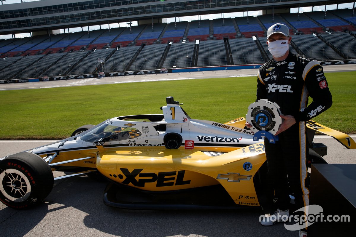Ganador de la pole Josef Newgarden, Team Penske Chevrolet