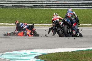 Jack Miller, Red Bull KTM Factory Racing, Fabio Quartararo, Yamaha Factory Racing, Brad Binder, Red Bull KTM Factory Racing Crash