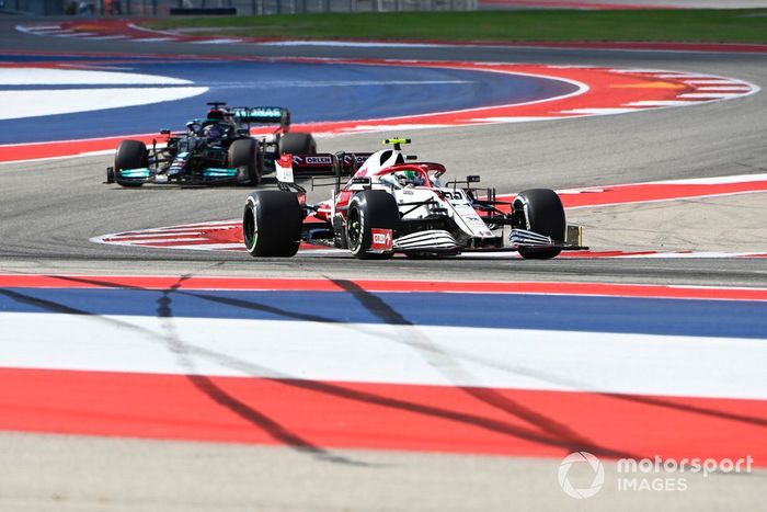 Antonio Giovinazzi, Alfa Romeo Racing C41, Lewis Hamilton, Mercedes W12