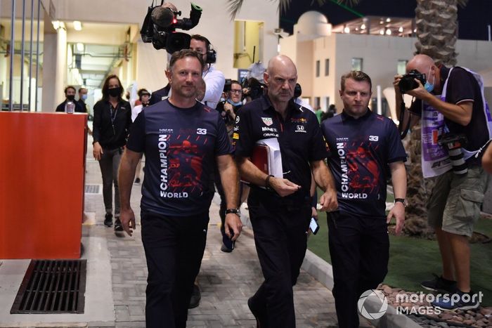 Christian Horner, director del equipo Red Bull Racing, Adrian Newey, director técnico de Red Bull Racing, después de la carrera