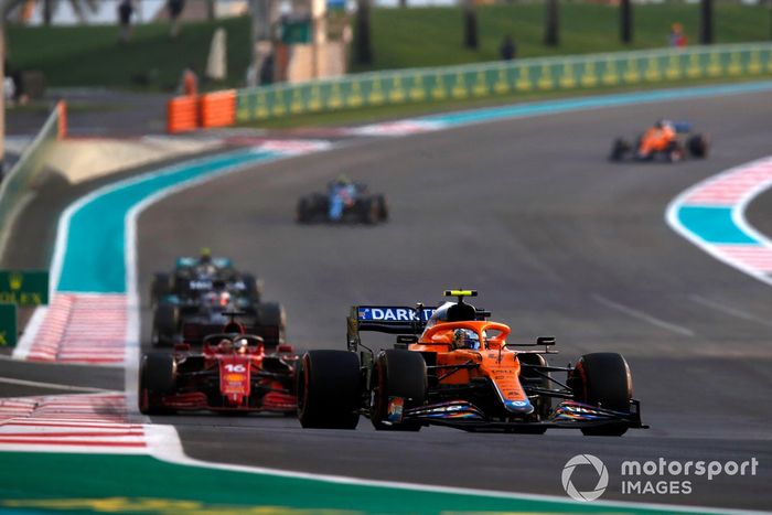 Lando Norris, McLaren MCL35M, Charles Leclerc, Ferrari SF21