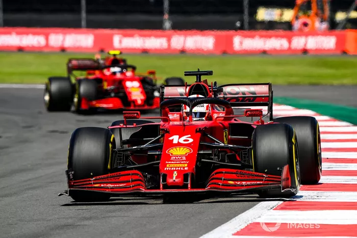 Charles Leclerc, Ferrari SF21, Carlos Sainz Jr., Ferrari SF21