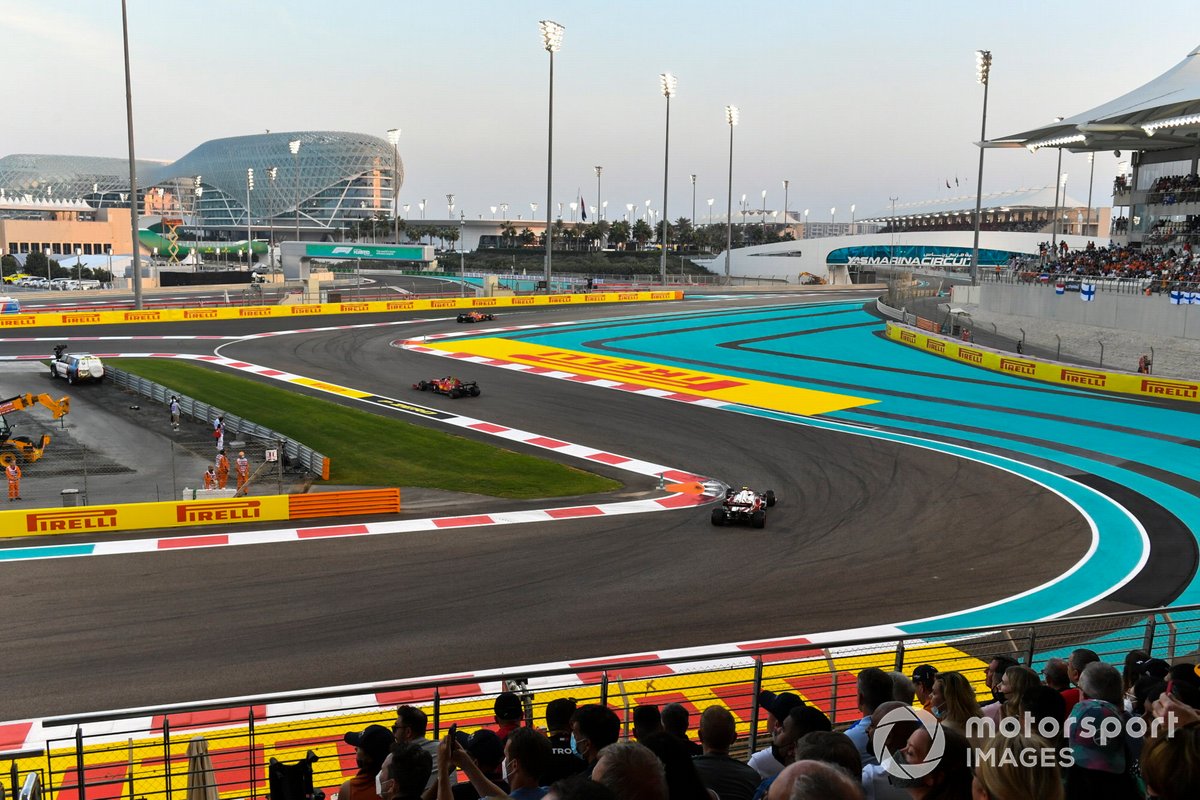 Charles Leclerc, Ferrari SF21, Antonio Giovinazzi, Alfa Romeo Racing C41