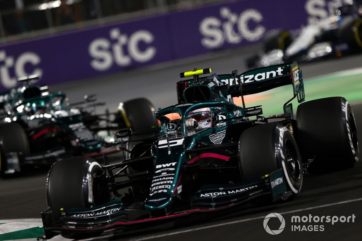 Sebastian Vettel, Aston Martin AMR21, Lance Stroll, Aston Martin AMR21