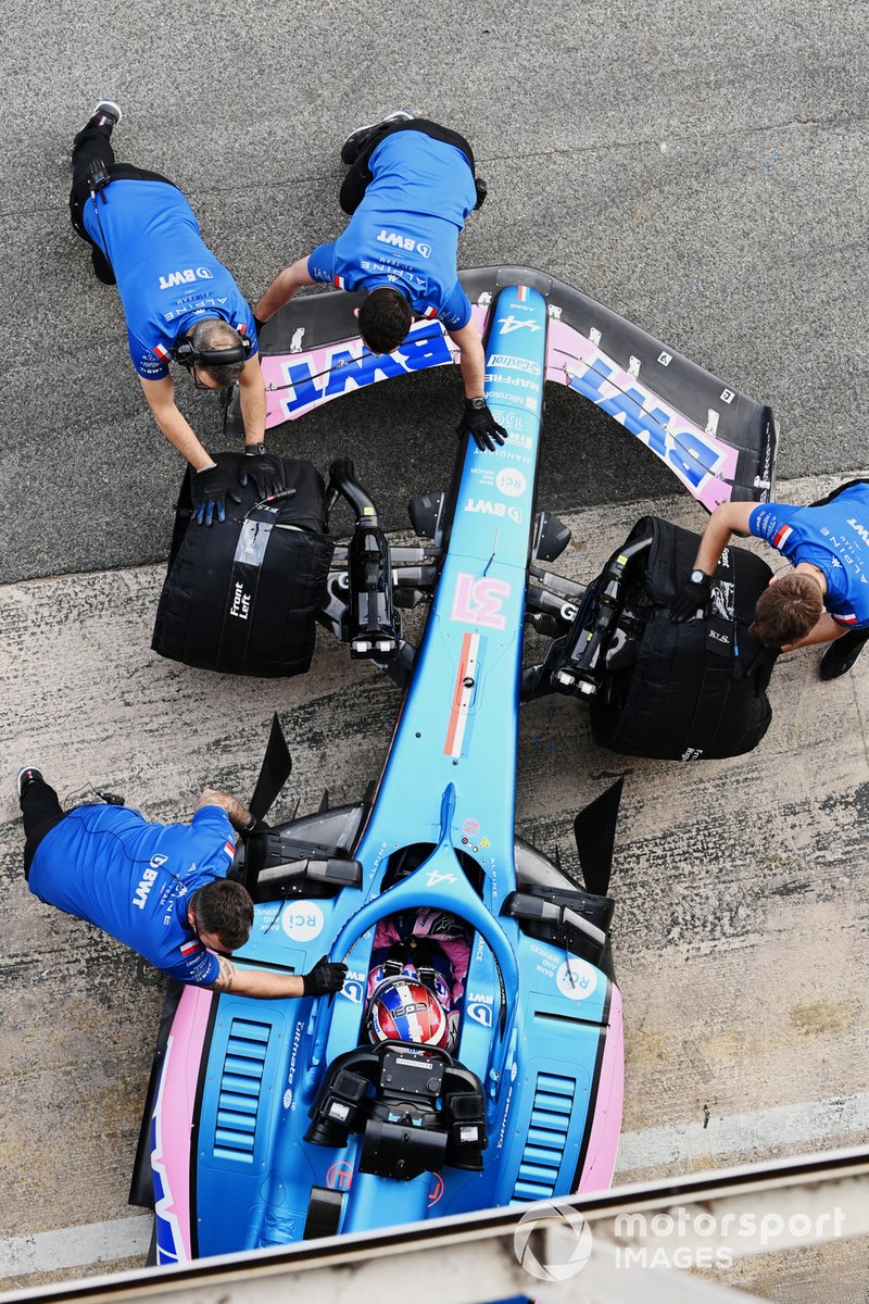 Esteban Ocon, Alpine A522, vuelve al garaje