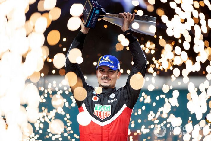 Podio: ganador Pascal Wehrlein, Porsche