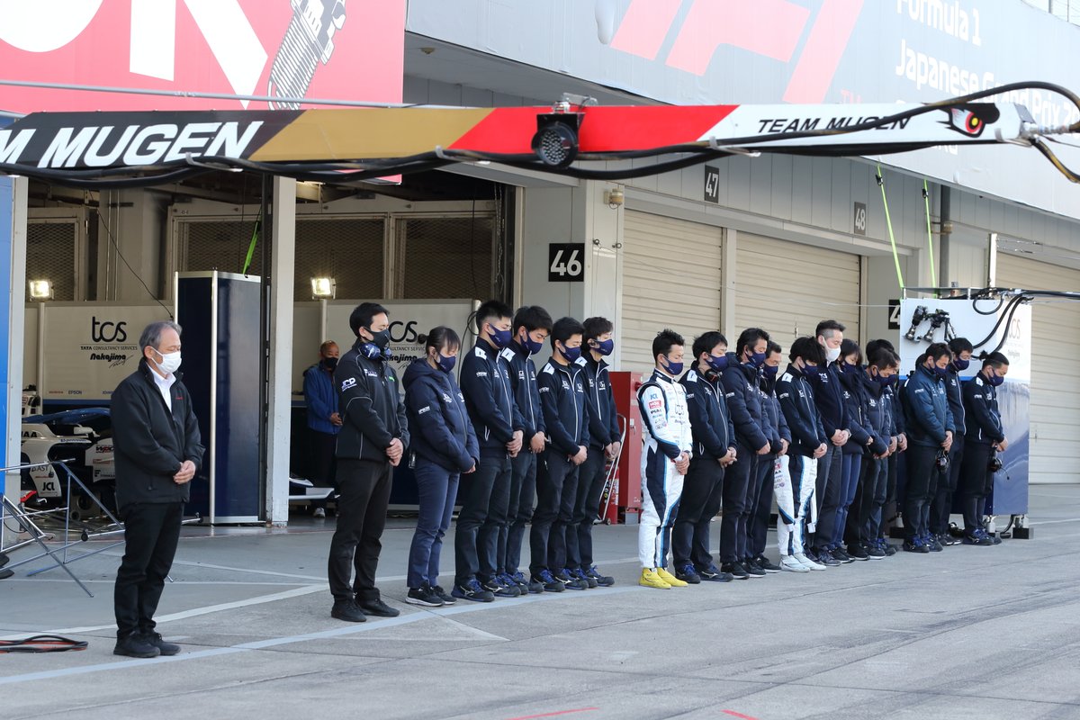 The Super Formula paddock holds a moment's silence to mark the 10-year anniversary of the Tohoku earthquake