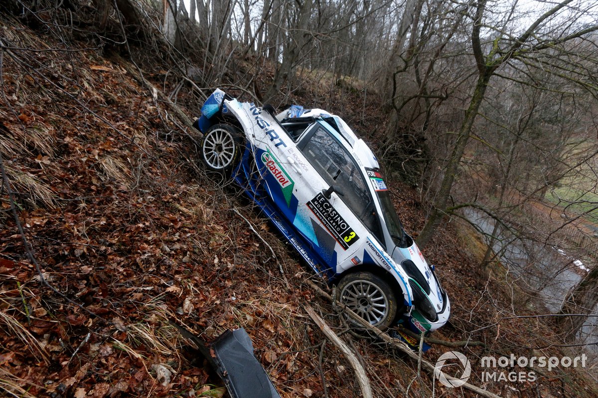 Coche de Teemu Suninen, Mikko Markkula, M-Sport Ford WRT Ford Fiesta WRC después de choque