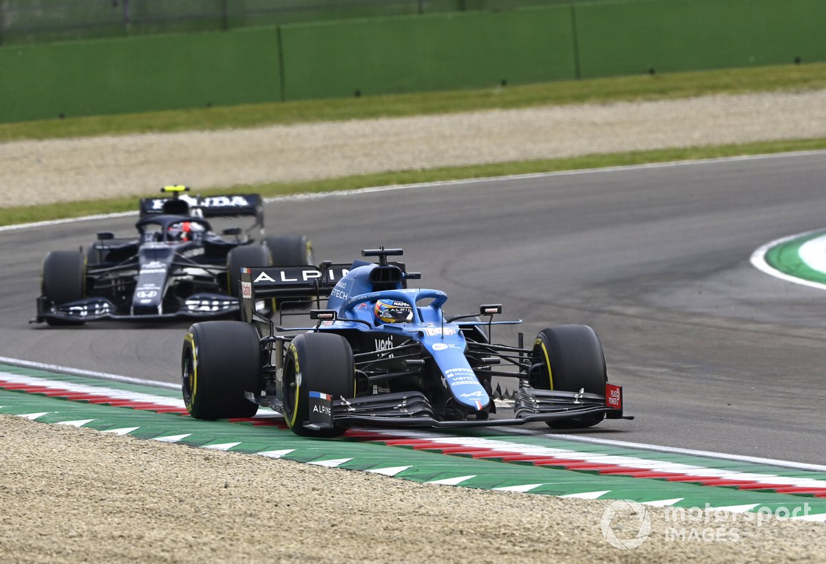 Fernando Alonso, Alpine A521, Pierre Gasly, AlphaTauri AT02