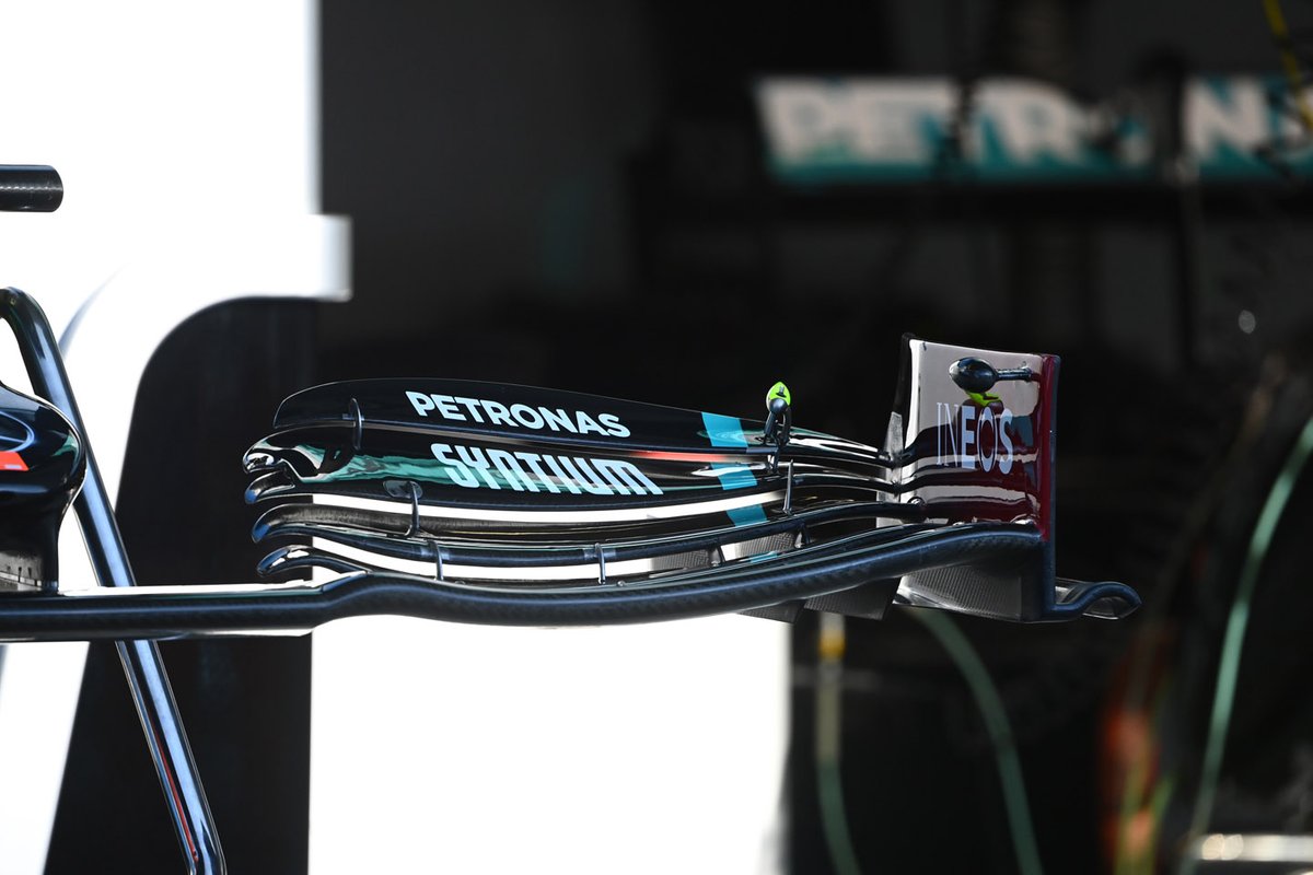 Детали переднего антикрыла Mercedes F1 W11