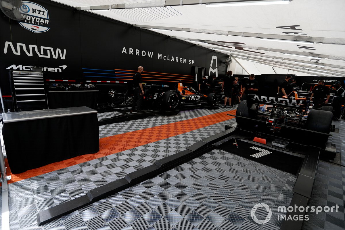Patricio O'Ward, Arrow McLaren SP Chevrolet, Felix Rosenqvist, Arrow McLaren SP Chevrolet paddock