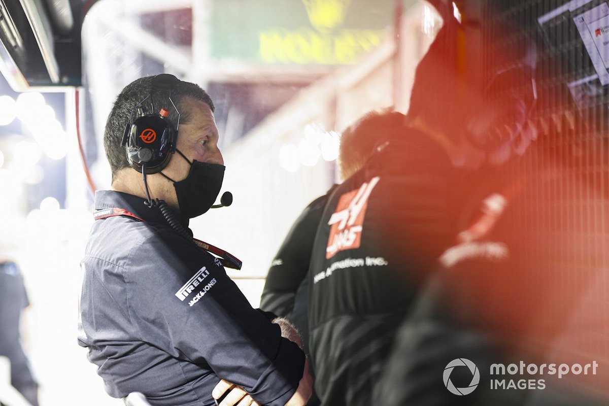 Guenther Steiner, Team Principal, Haas F1, al muretto dei box