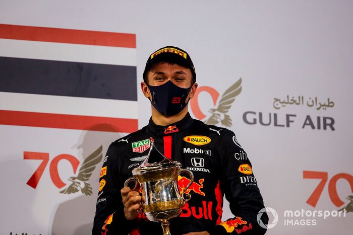 Podio: tercer lugar Alex Albon, Red Bull Racing