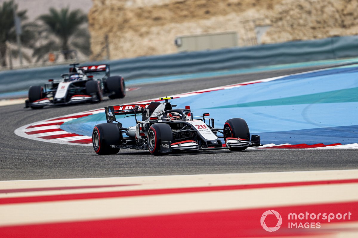 Kevin Magnussen, Haas VF-20, Romain Grosjean, Haas VF-20