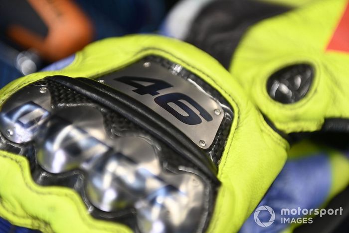 Los guantes de Valentino Rossi, Petronas Yamaha SRT