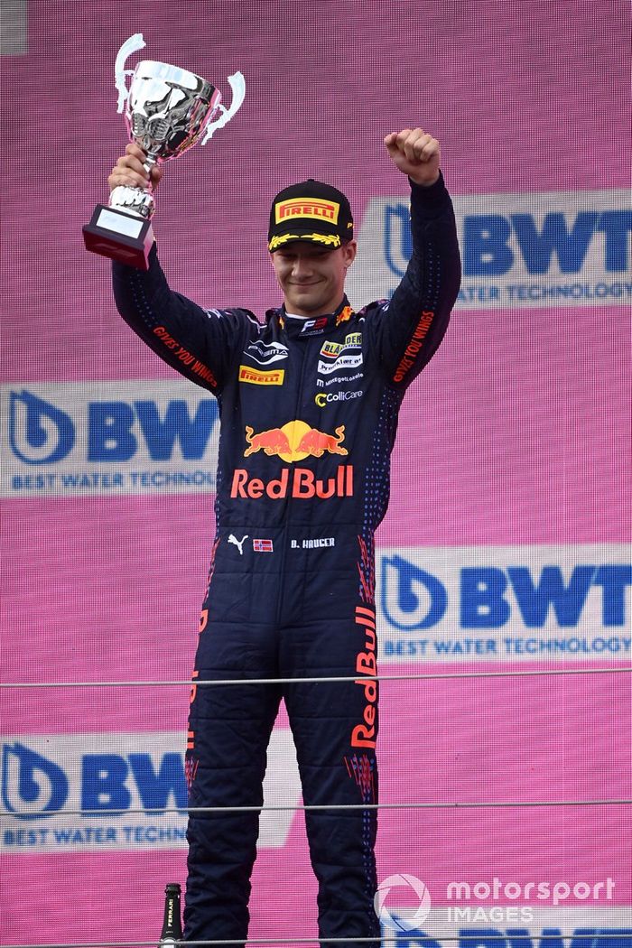 Podio: tercer lugar Dennis Hauger, Prema Racing