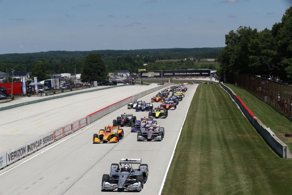 Start zum IndyCar-Rennen in Elkhart Lake 2018: Josef Newgarden, Team Penske Chevrolet, führt