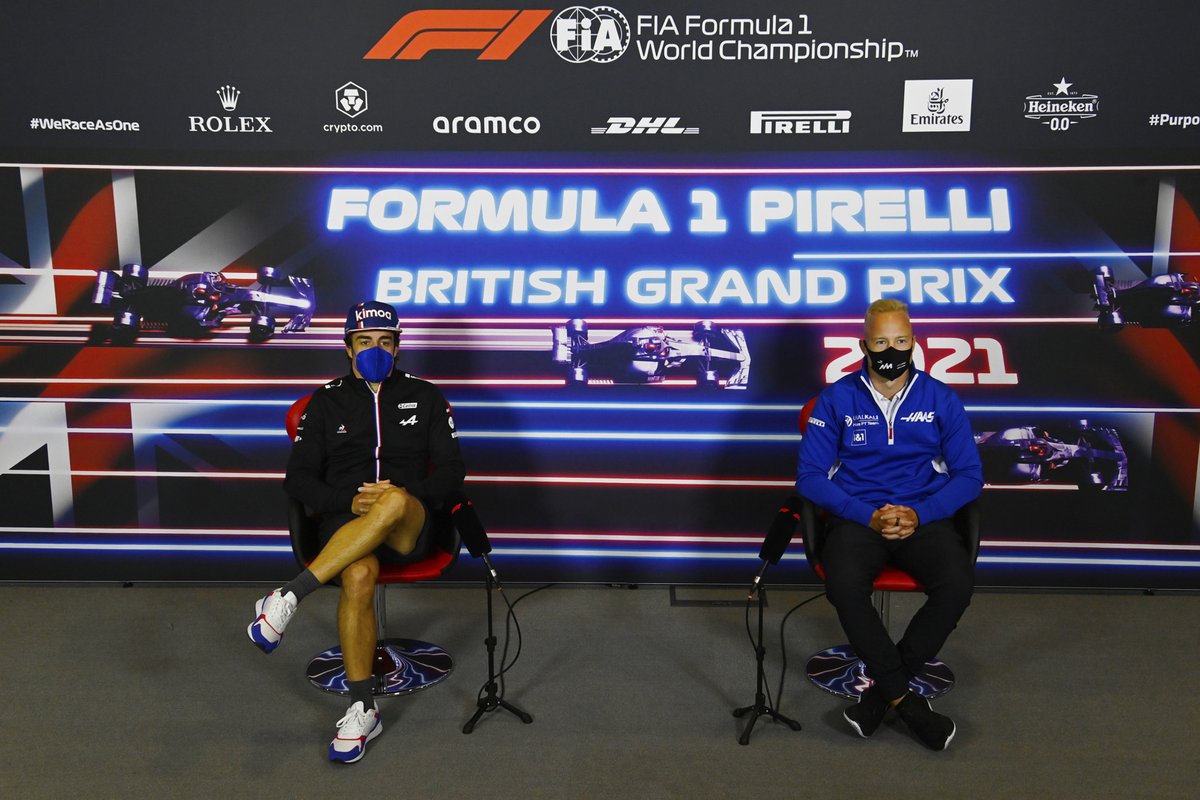 Fernando Alonso, Alpine F1, and Nikita Mazepin, Haas F1, in the press conference