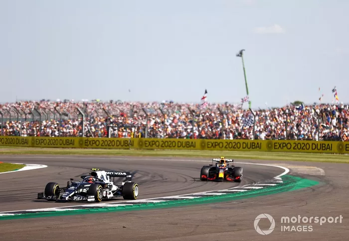 Pierre Gasly, AlphaTauri AT02, Sergio Pérez, Red Bull Racing RB16B