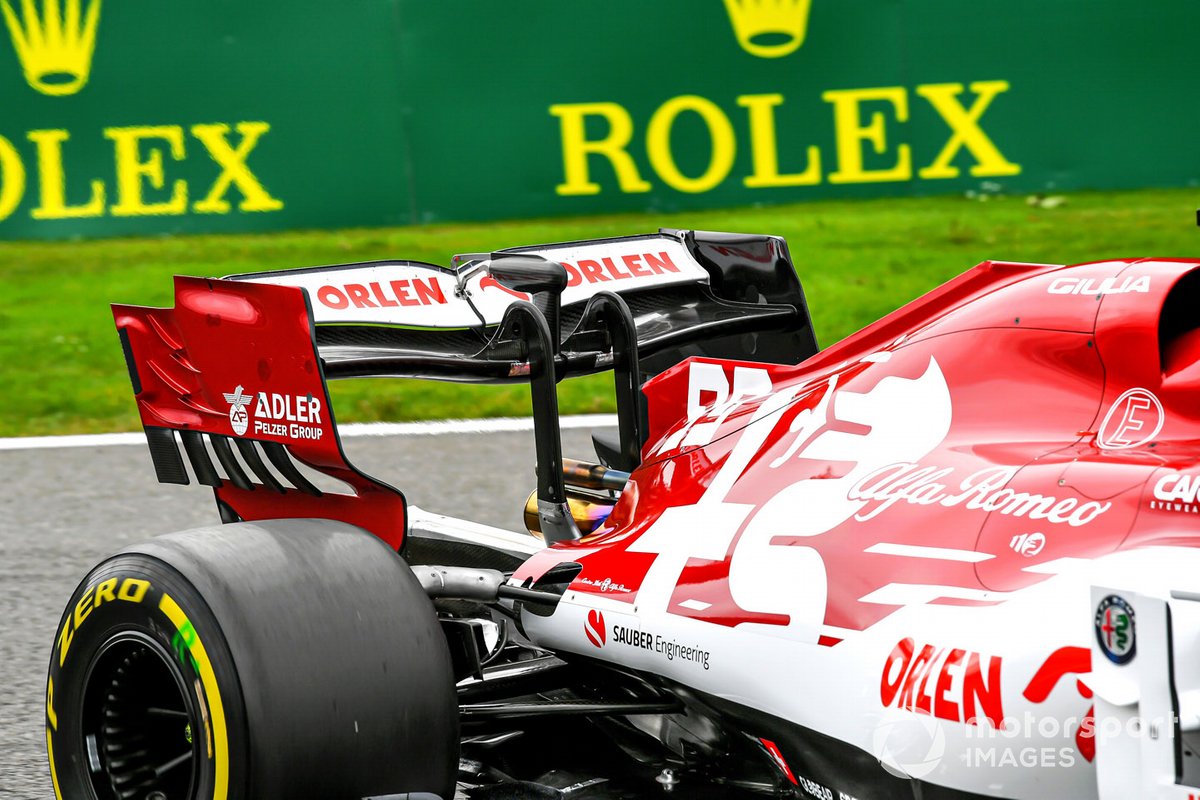 L' alettone posteriore e l' attuatore del DRS sull'auto di Antonio Giovinazzi, Alfa Romeo Racing C39