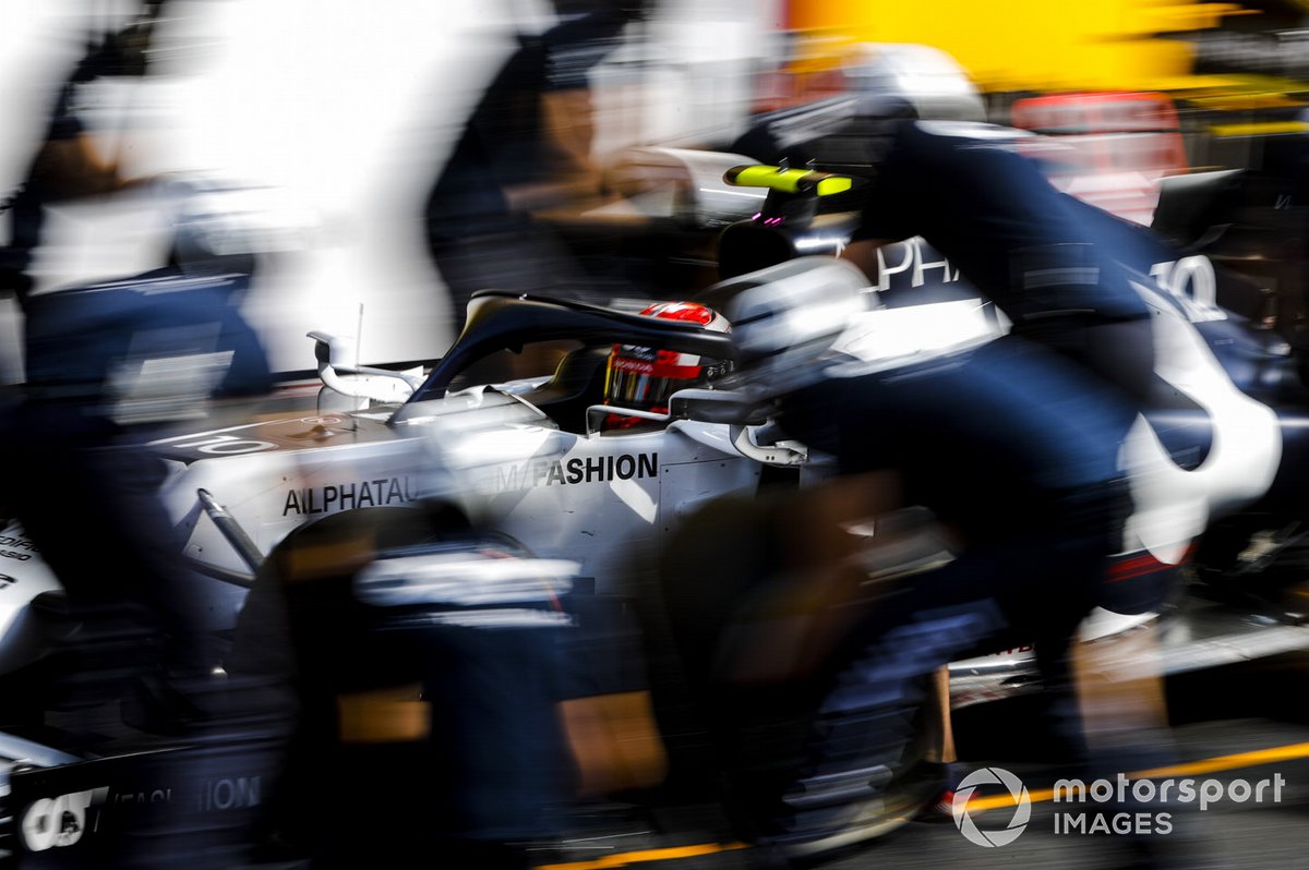 Kevin Magnussen, Haas VF-20, pit stop